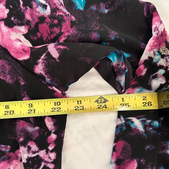 Jaclyn Smith Collection women’s XL Button-down blouse 100% polyester. Purple - Picture 9 of 14